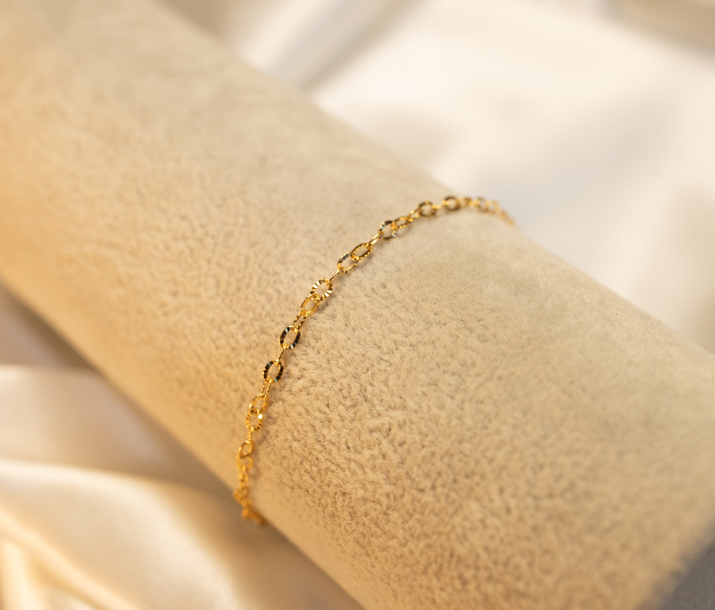 Dainty Crinkle Bracelet